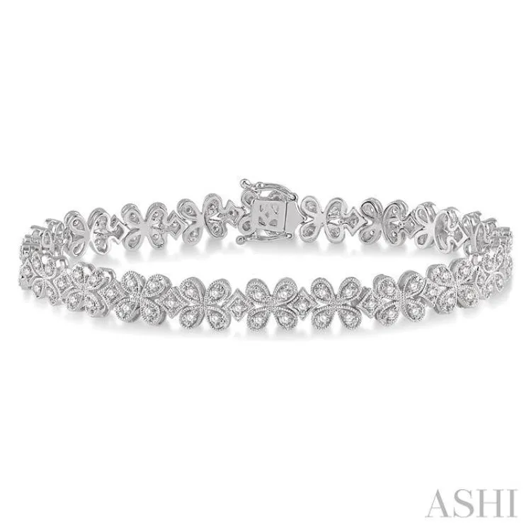 1 1/2 Ctw Floral Link Diamond Bracelet in 14K White Gold