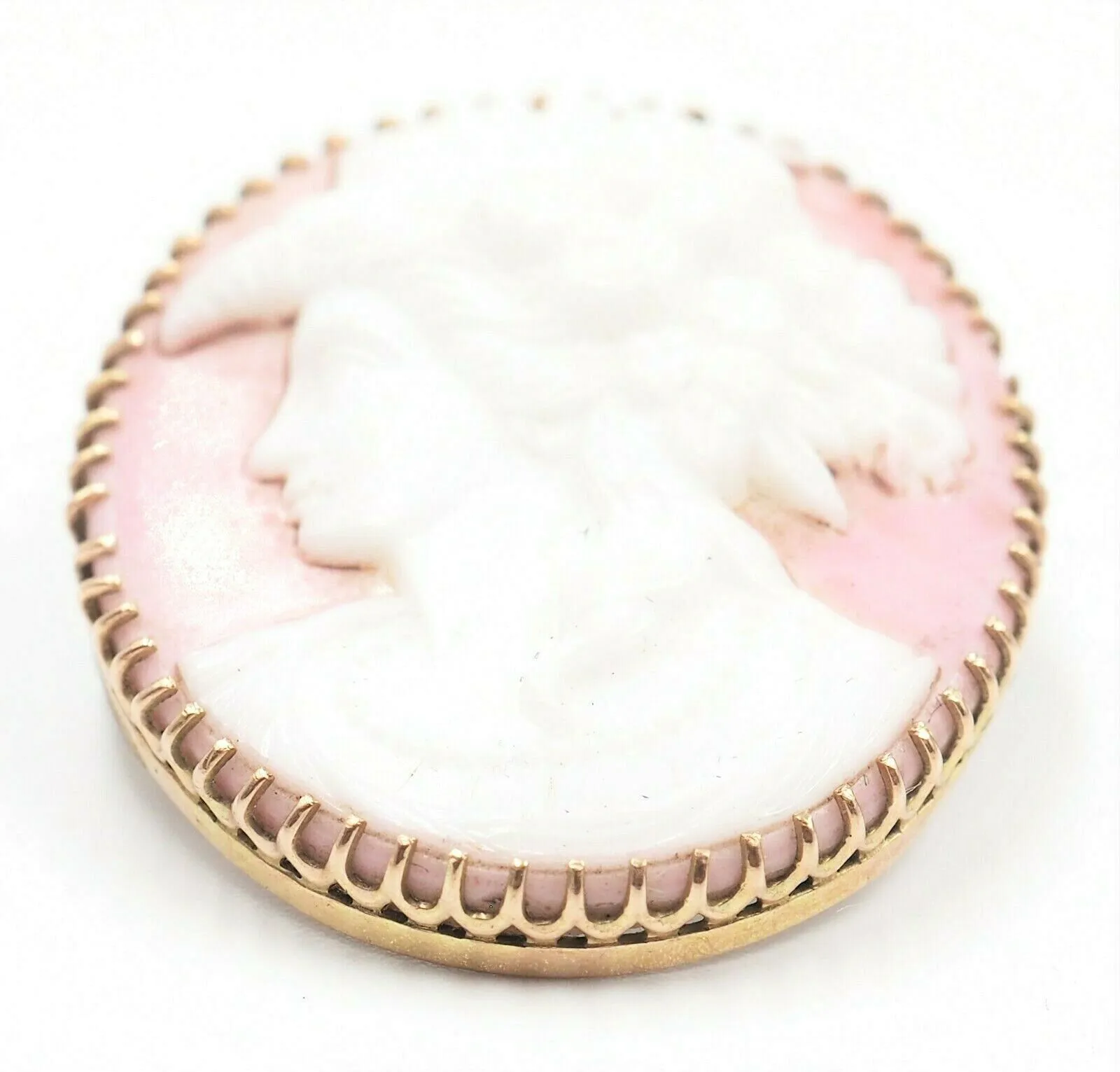 9ct Yellow Gold Pink & White Agate Cameo Brooch