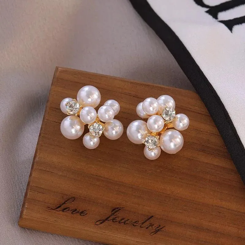 Bohemian Pearl Stud Earrings: Vintage Style Jewelry - Elegant Gift Choice