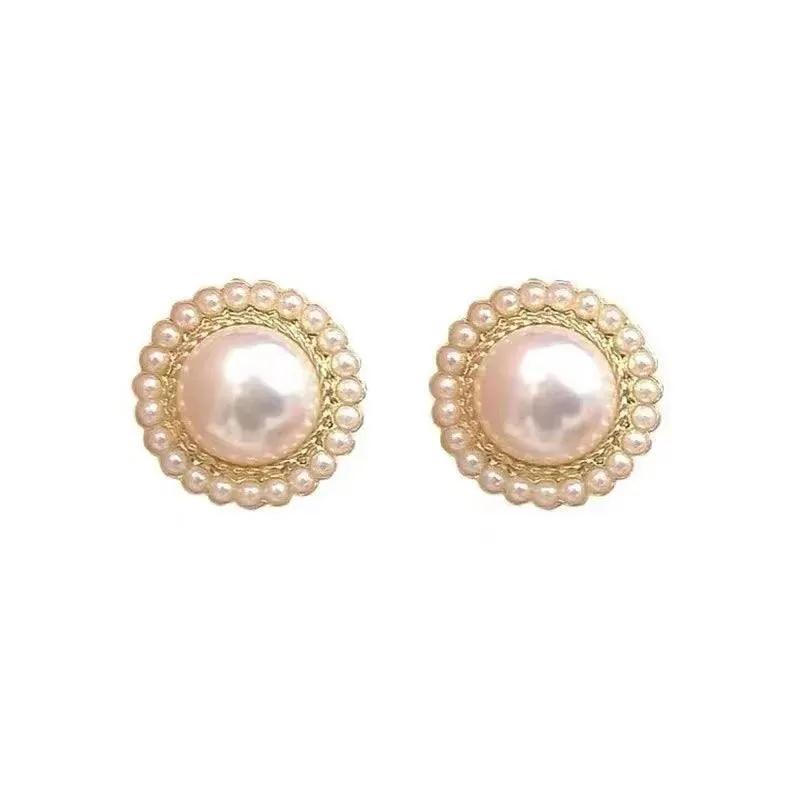 Bohemian Pearl Stud Earrings: Vintage Style Jewelry - Elegant Gift Choice