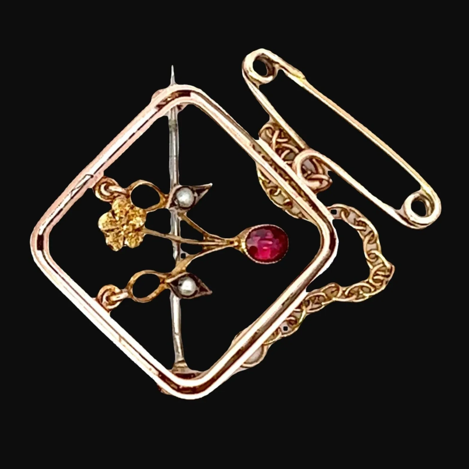 Delightful 9ct Yellow Gold Ruby and Pearl Brooch