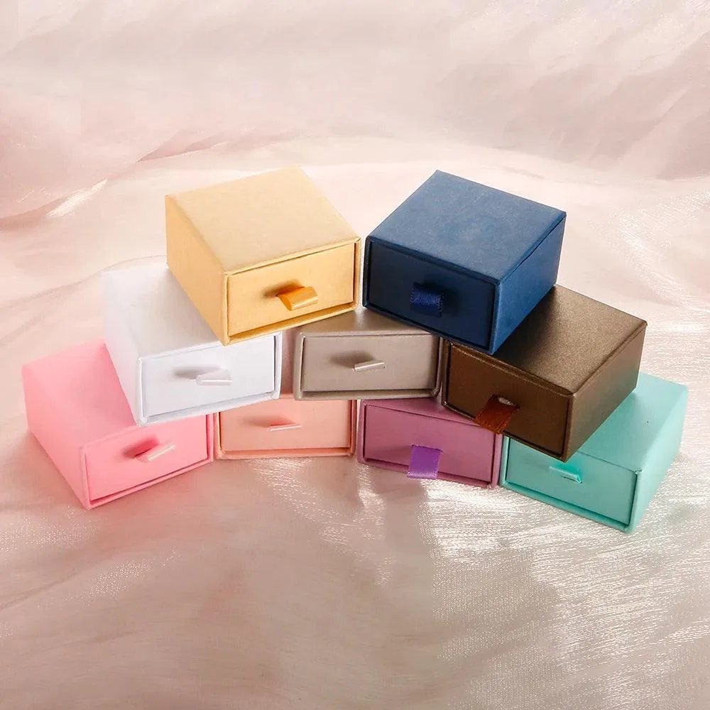 Elegant Velvet Jewelry Gift Box: Luxurious Storage Solution for Accessories