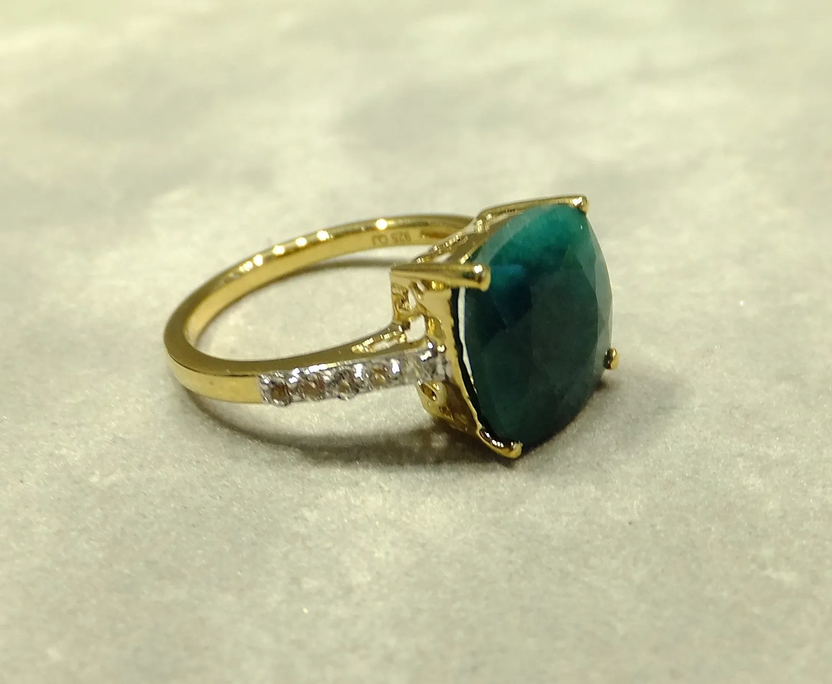 Emerald Gemstone Ring In Gold