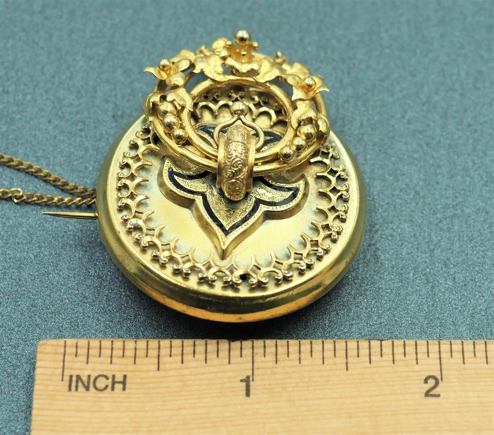 Enamel Fleur De Lis Etruscan 9ct Yellow Gold Brooch/Pendant