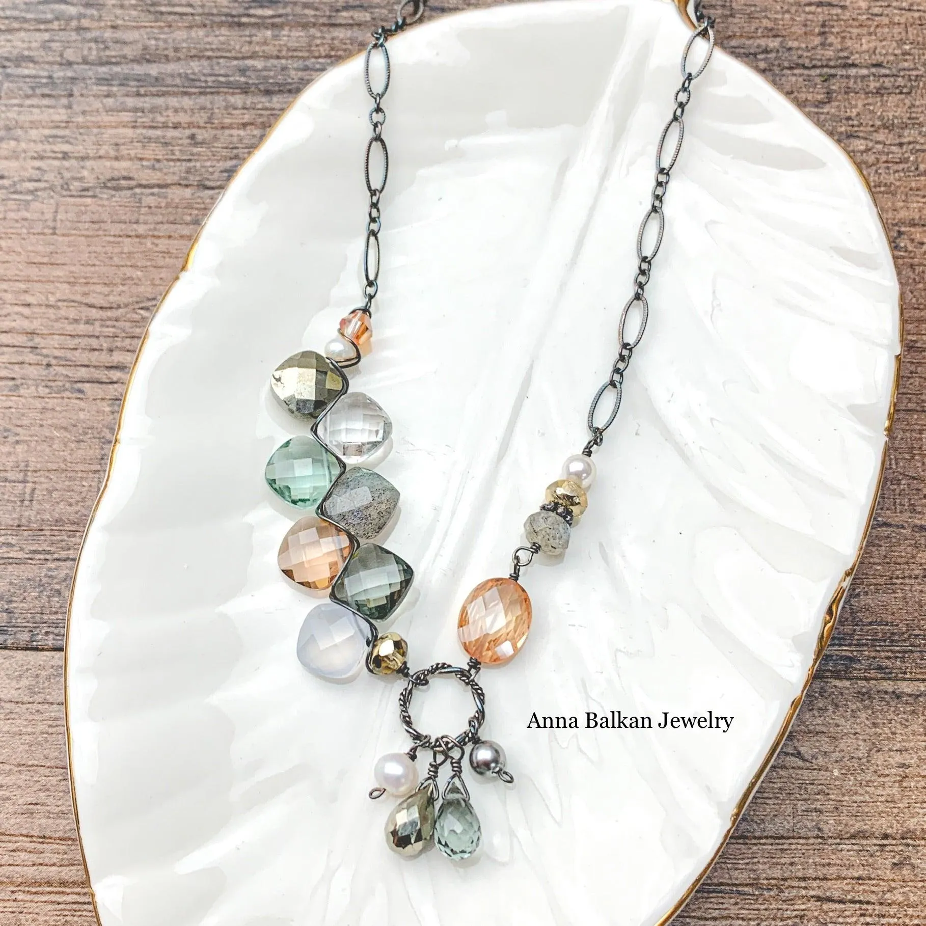 Juno Elegant Asymmetry necklace