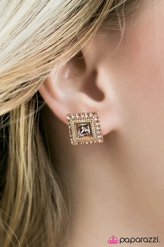 Paparazzi Earring ~ Let Me Entertain You - Gold