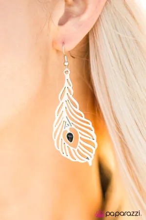 Paparazzi Earring ~ Let Your Heart Soar - Black