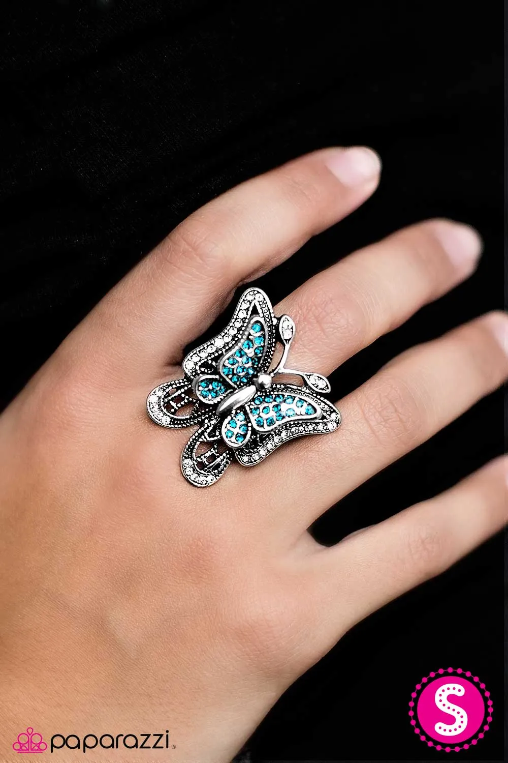 Paparazzi Ring ~ Free To Fly  - Blue