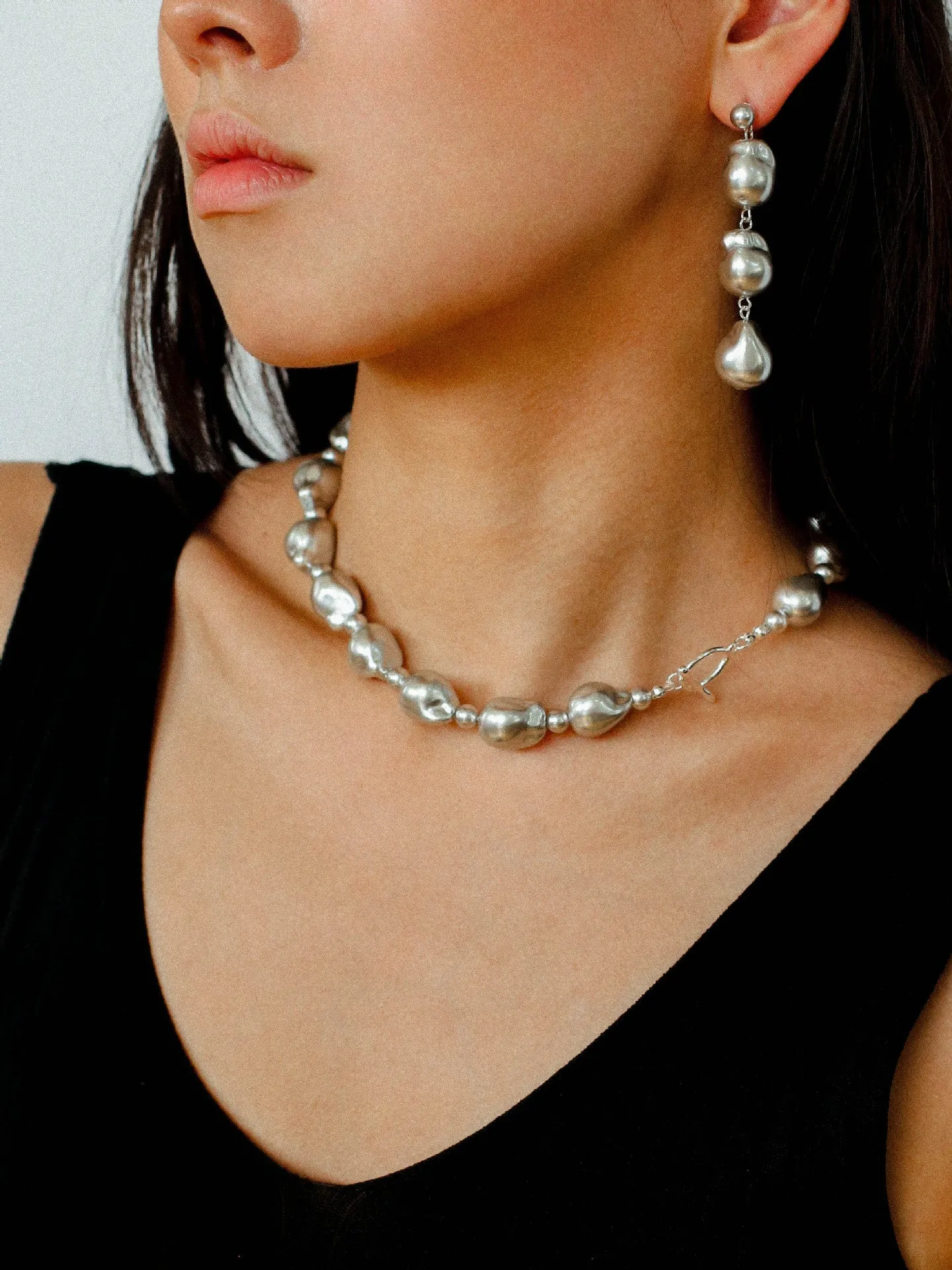 Stylish Baroque Pearl and Bead Beaded Necklace with OT Clasp