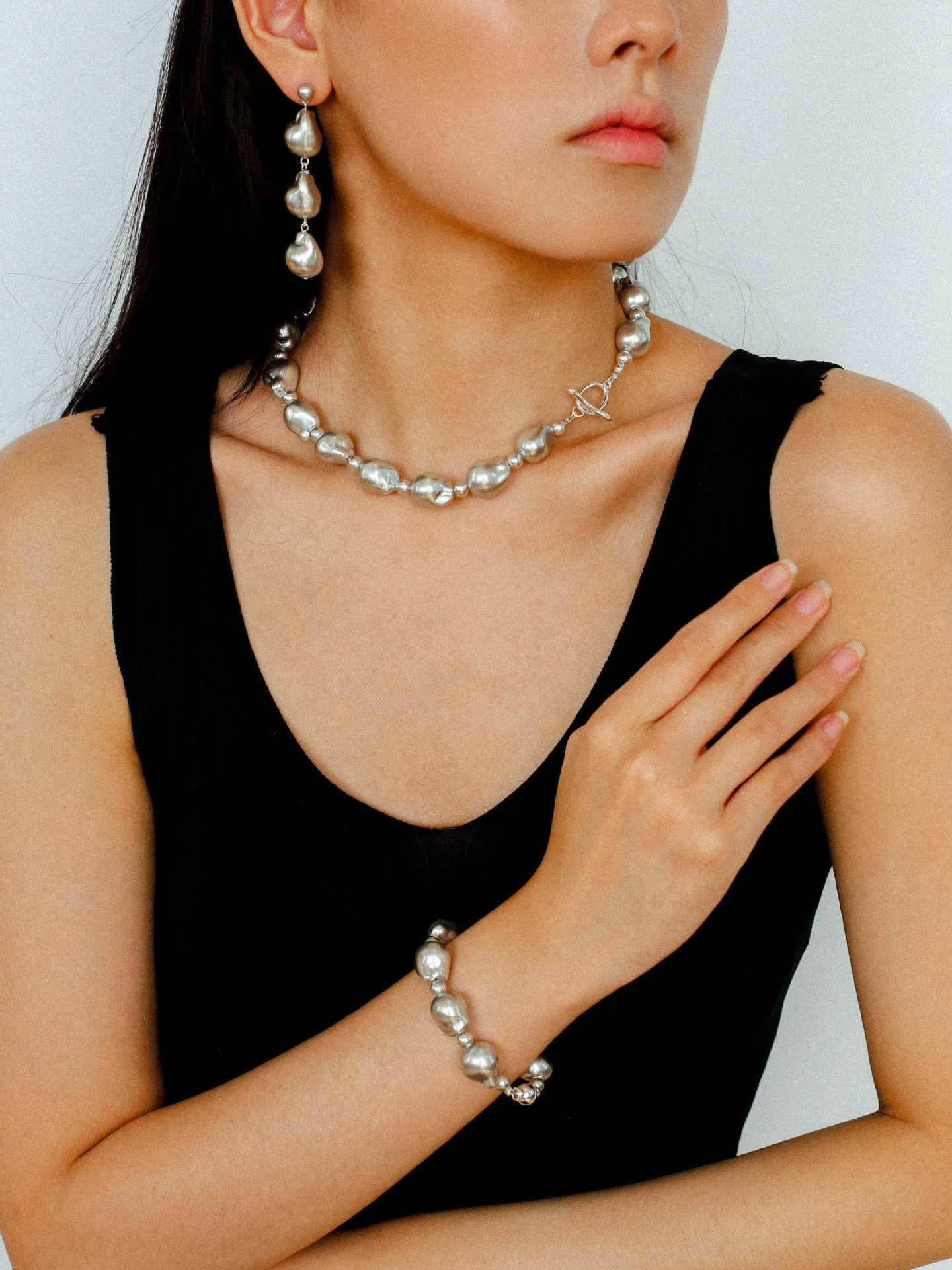 Stylish Baroque Pearl and Bead Beaded Necklace with OT Clasp