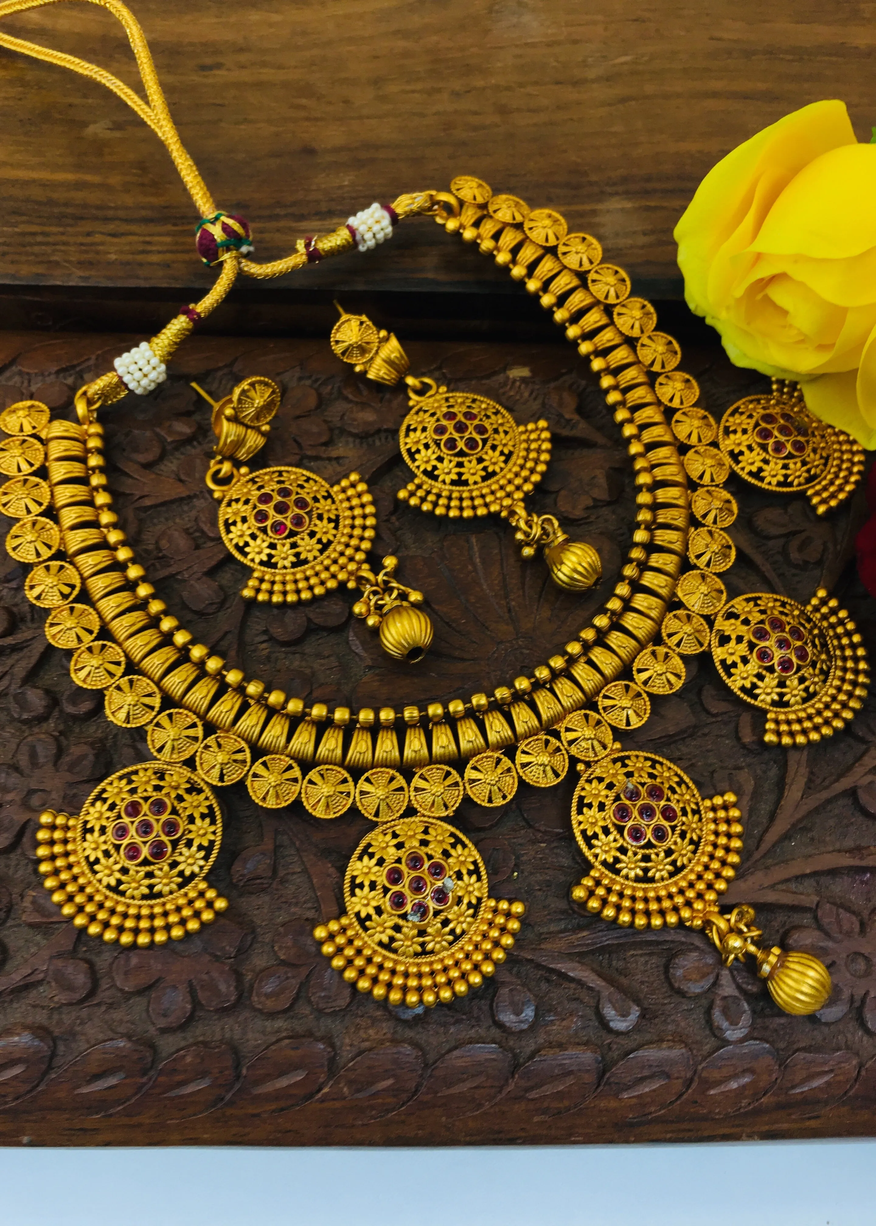 STYLISH DESIGNER NECKLACE