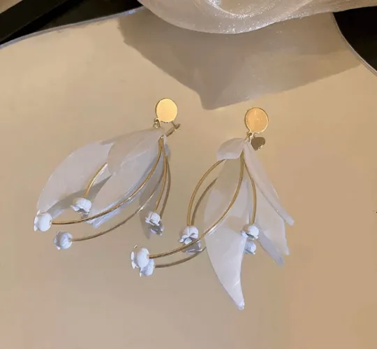 White - flower earrings |dangly earrings | acetate white petals statement earrings | golden disc geometric floral earrings | bridal